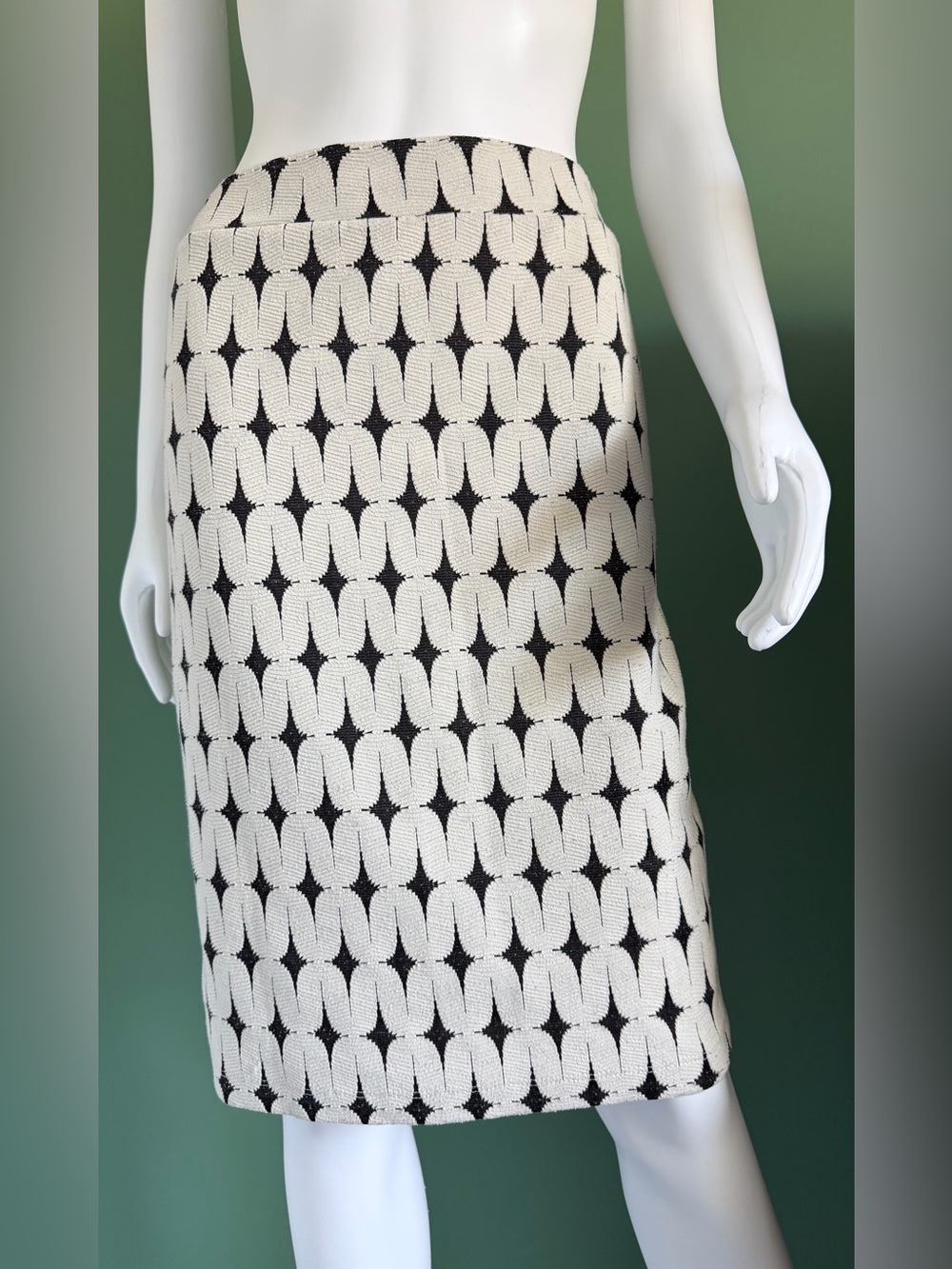 Renee C. Black & White Geometric Print Pencil Skirt
